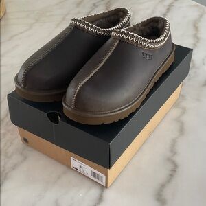 BRAND NEW UGG Men's Leather with Fur Lining Clogs